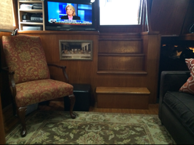 Yacht 40 companionway